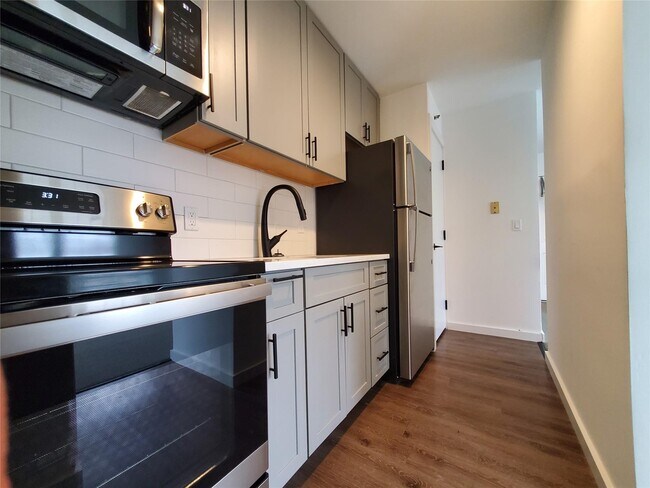 Foto del edificio - 100 Mariners Way