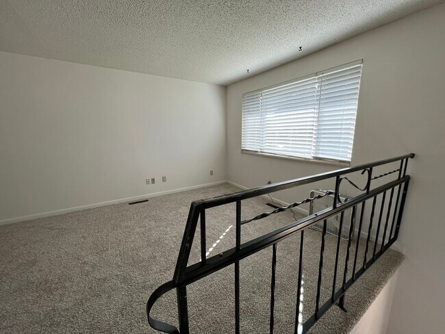 Living Room - 1424 Kay St