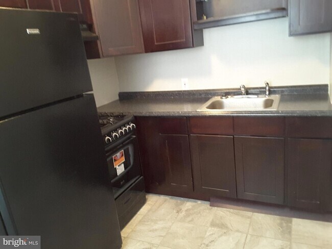 Foto del edificio - 1226 Hellerman St