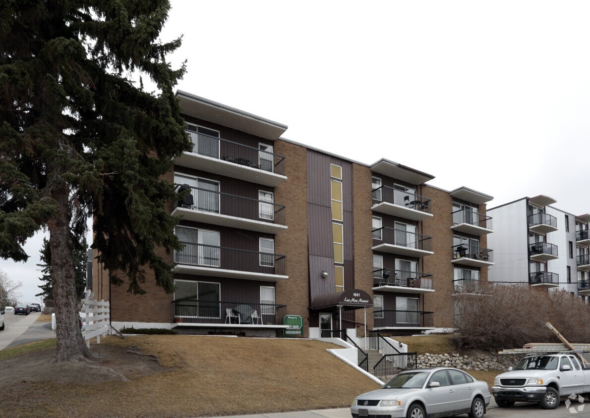 Photo du bâtiment - Lee-Moe Manor