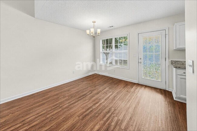 Foto del edificio - 294 Greystone Cir