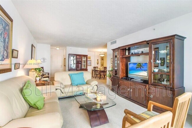 Building Photo - 3001 S Ocean Dr
