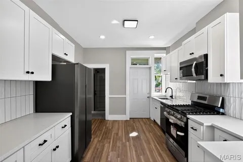 Building Photo - 4152 Delmar Blvd