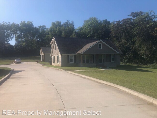 Foto del edificio - 3 br, 2.5 bath House - 818 Loop Road