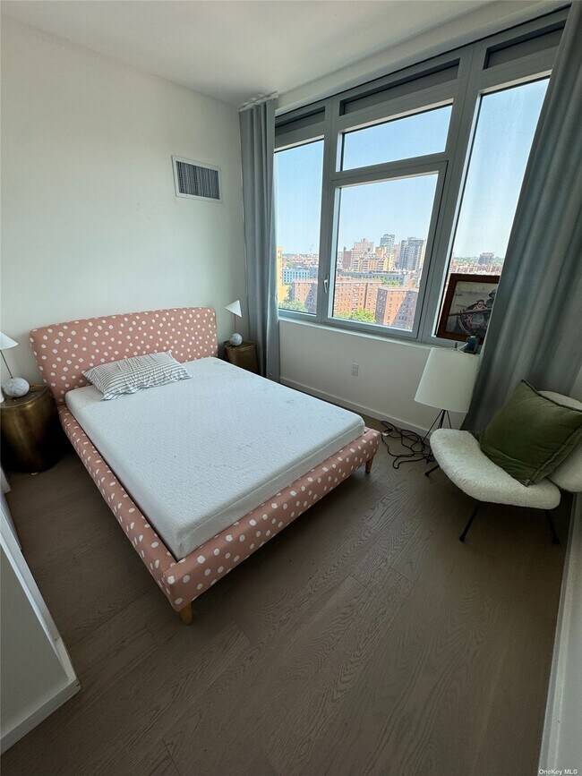 Foto del edificio - 133-27 39th Ave
