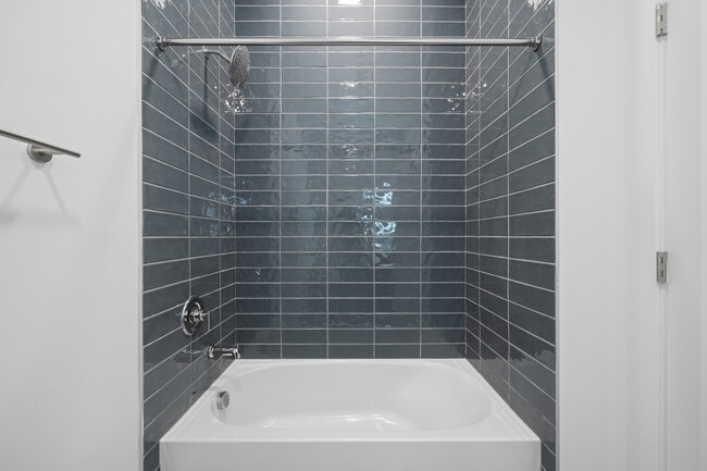 Building Photo - Baypark Bayonne