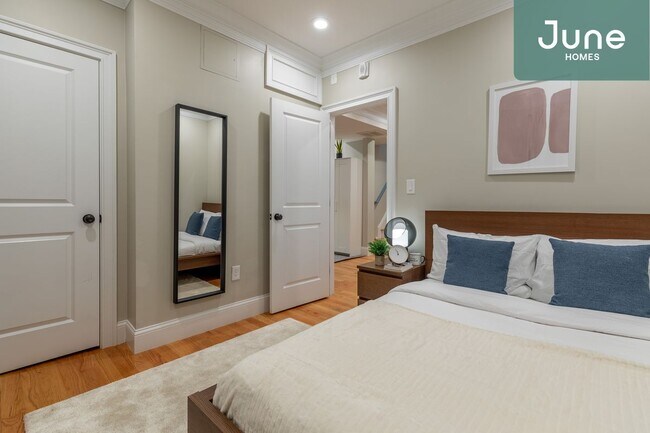 Foto del edificio - ROOM ONLY in 4-bed/1.0-bath Home