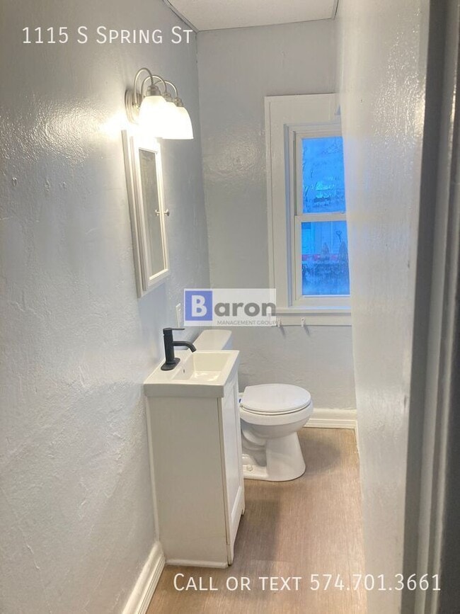 Foto del edificio - 1115 S Spring St