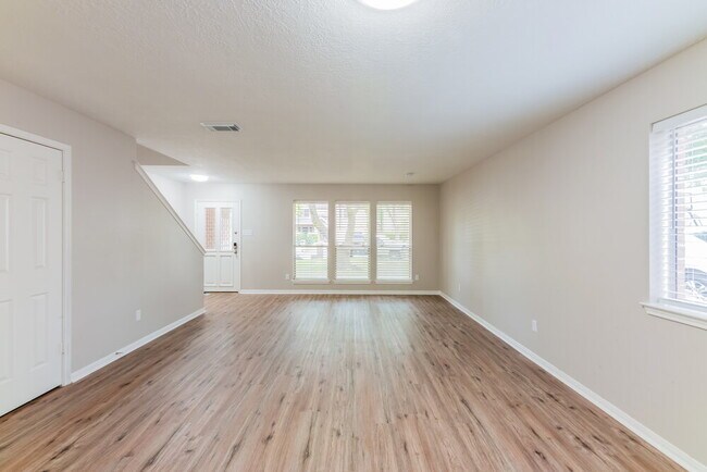 Foto del edificio - 5515 Deer Timbers Trail