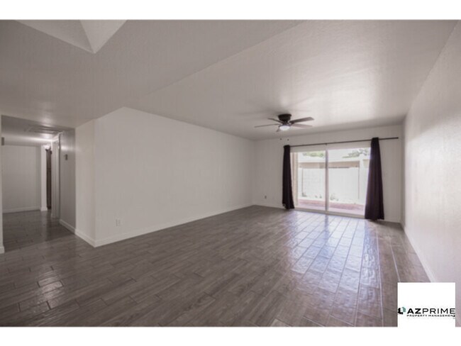 Building Photo - Prime Tempe location Meets Modern Upgrades...