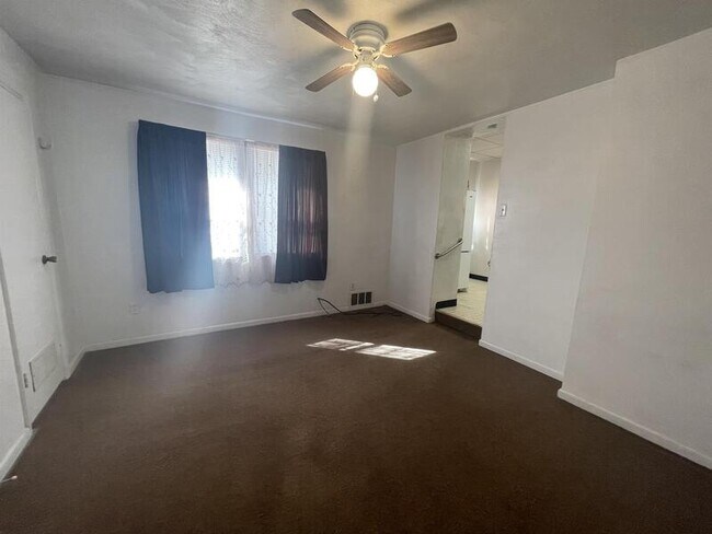 Foto del edificio - 32 Pennsylvania Ave