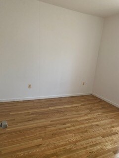 bedroom - 163 N Park St