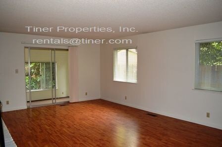 Foto del edificio - Charming 3 Bedroom/2 Bath Carmichael Home!