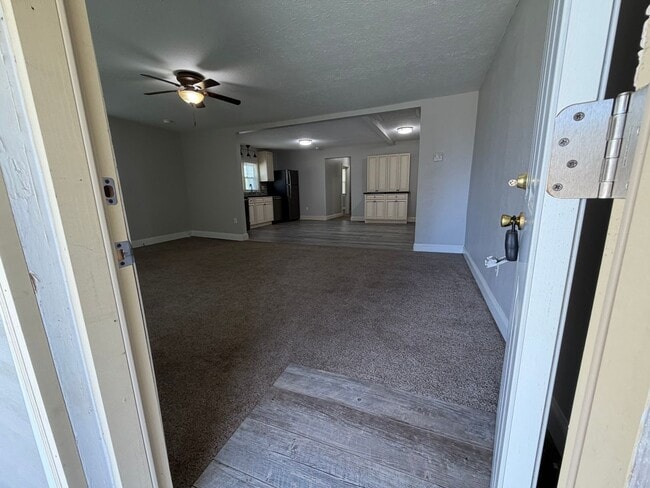 Building Photo - Duplex - Next to Drury University