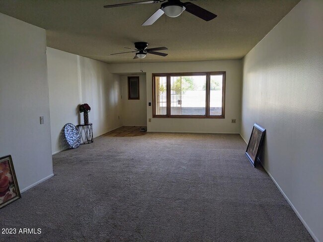 Building Photo - 17418 N 98th Ave