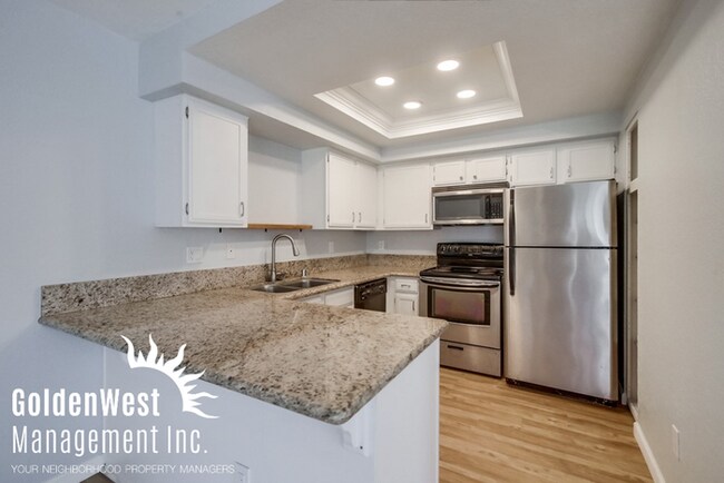 Foto del edificio - Spacious Two-Story 2Bdm 2.5Ba Condo