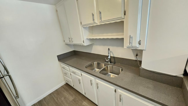 Building Photo - 545 Hayworth Ave