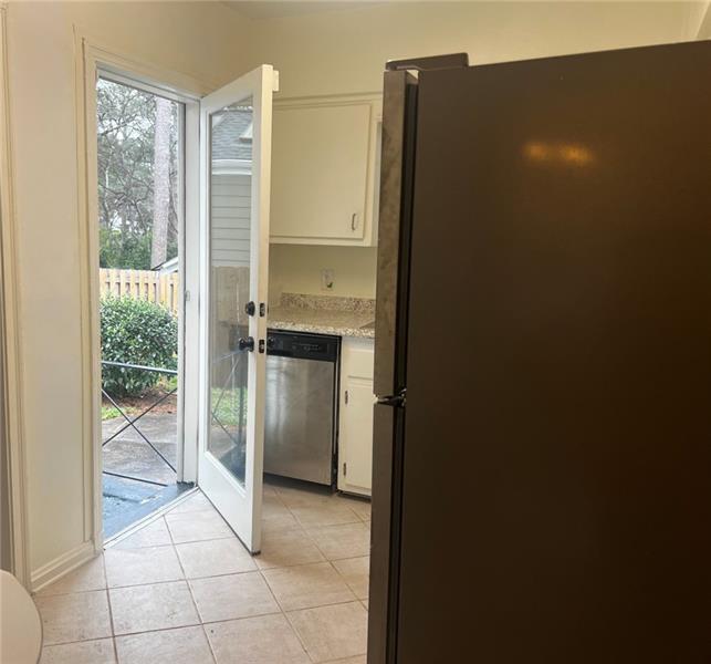 Foto del edificio - 977 Lindridge Way NE