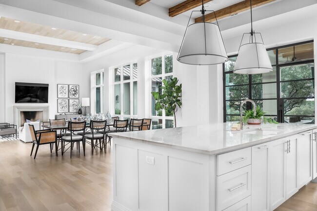 Foto del edificio - 5729 Krause Ln