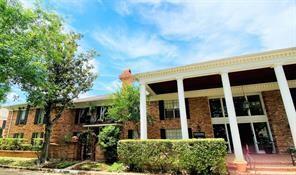 Foto del edificio - 2822 Briarhurst Dr