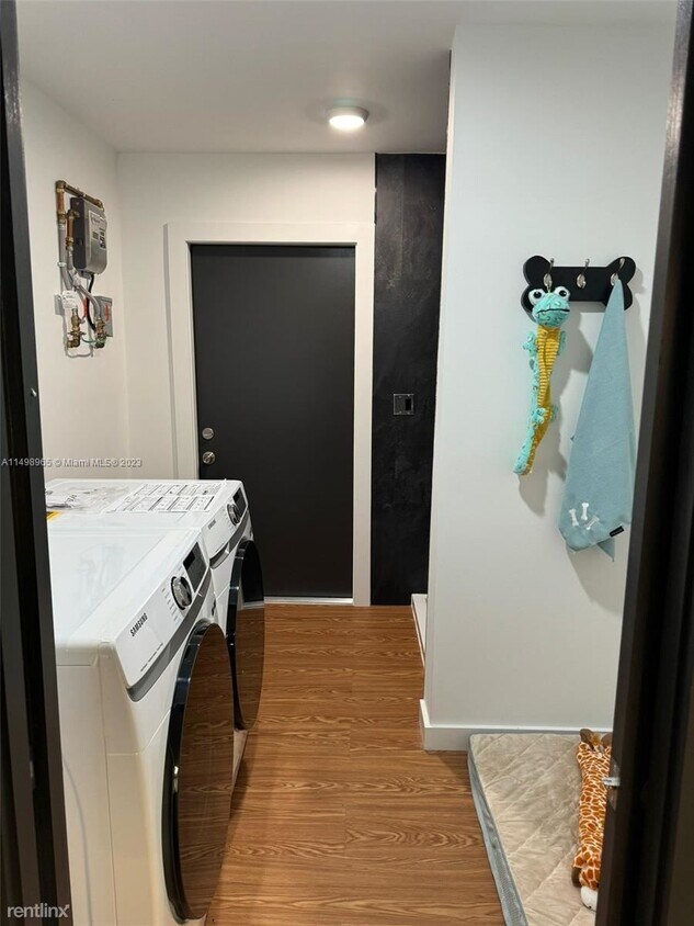 Primary Photo - 2 br, 2 bath House - 5701 SW 39th St