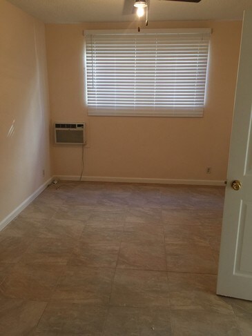 Building Photo - 5105 Woodman Ave