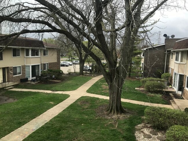 Building Photo - 3000 Roberts Dr