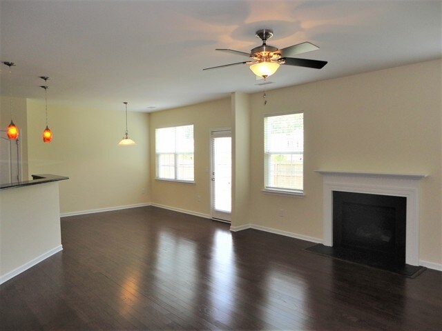 Building Photo - 1324 Lombar St