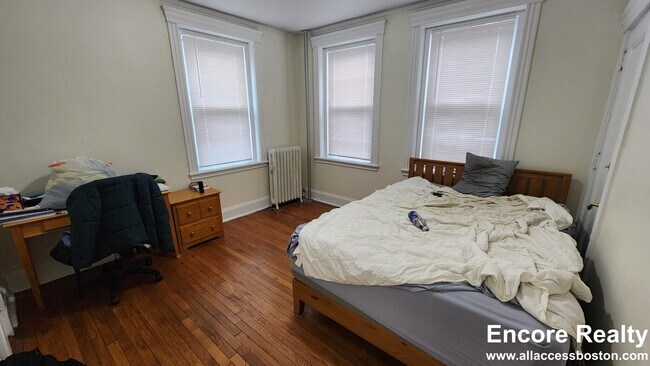 Foto del edificio - 352 Riverway