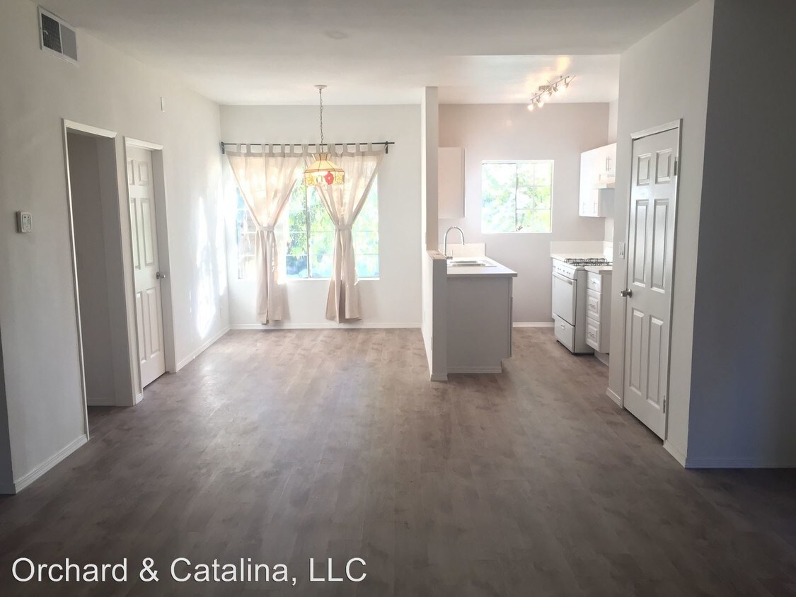 Foto principal - 15759 Vanowen St