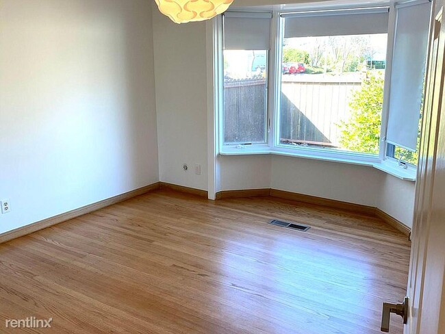 Building Photo - 3 br, 2 bath House - 1899 Larkspur Street