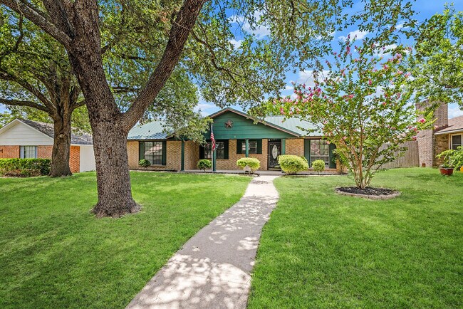 Building Photo - 2209 Winchester Dr