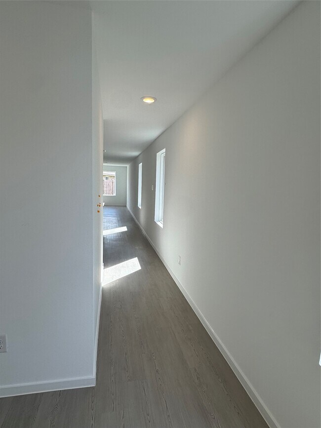 Foto del edificio - 3080 Fantasy Ter Dr