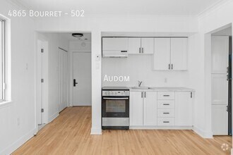 Building Photo - 4865 Av Bourret