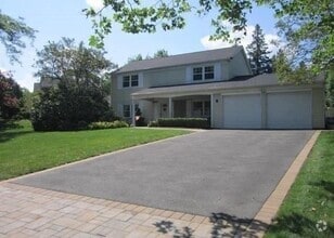 Building Photo - 8 Mosshill Blvd