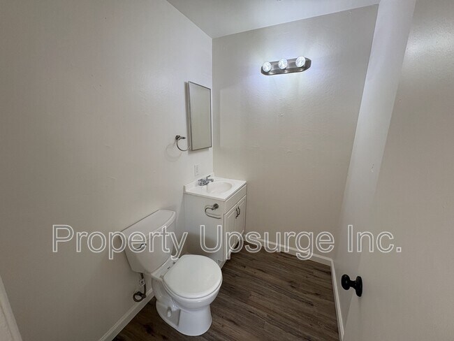 Foto del edificio - 623 W 16th St