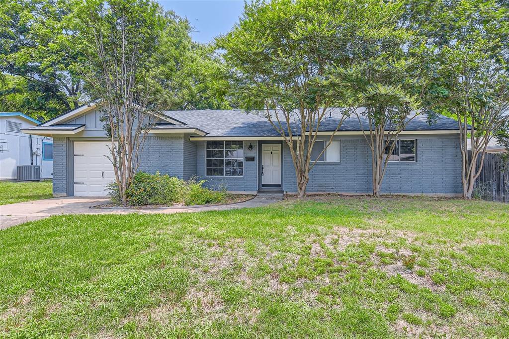 Foto principal - 8017 Briarwood Ln