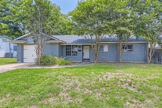 Building Photo - 8017 Briarwood Ln