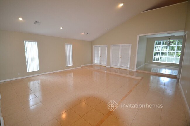 Foto del edificio - 12688 Buckland St