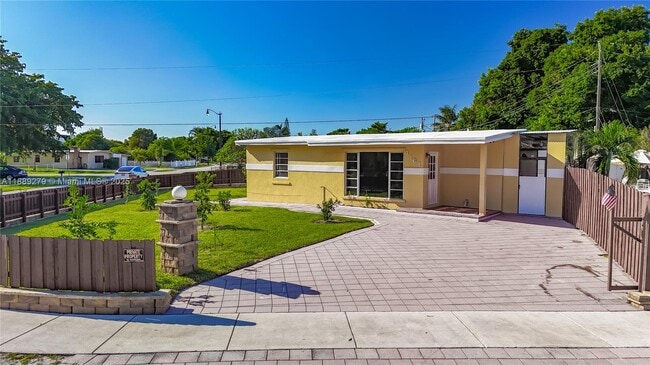 Foto del edificio - 4161 NE 15th Terrace