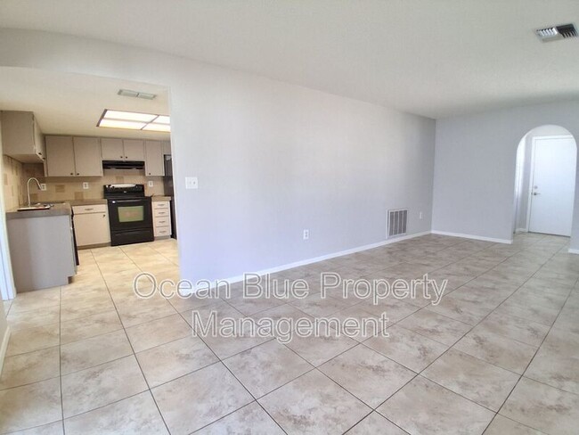 Foto del edificio - 8732 Elm Leaf Ct