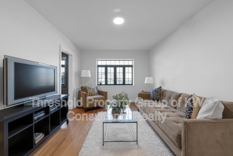 Foto principal - 451 E Town St