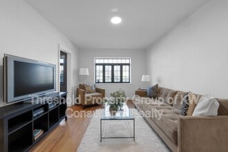 Building Photo - 451 E Town St
