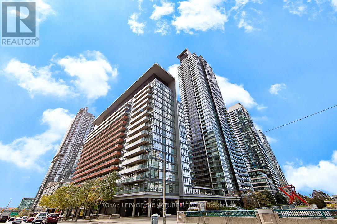 Building Photo - 611 - 4K SPADINA AVENUE
