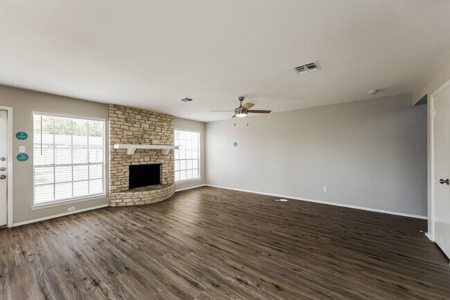 Foto del edificio - 8238 Meadow Post St
