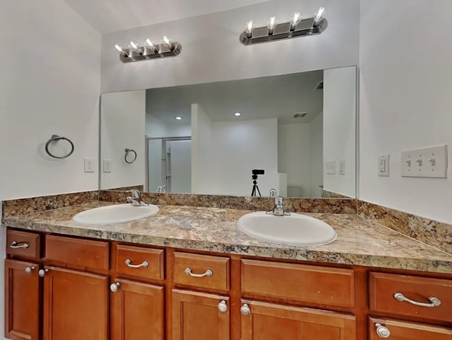 Foto del edificio - 11819 Thicket Wood Dr