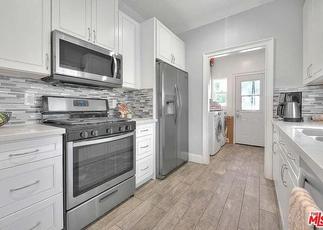 Foto del edificio - 283 W Howard St