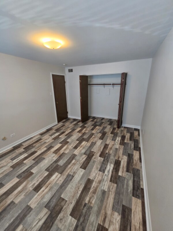 Foto del edificio - 504 Roberts Dr