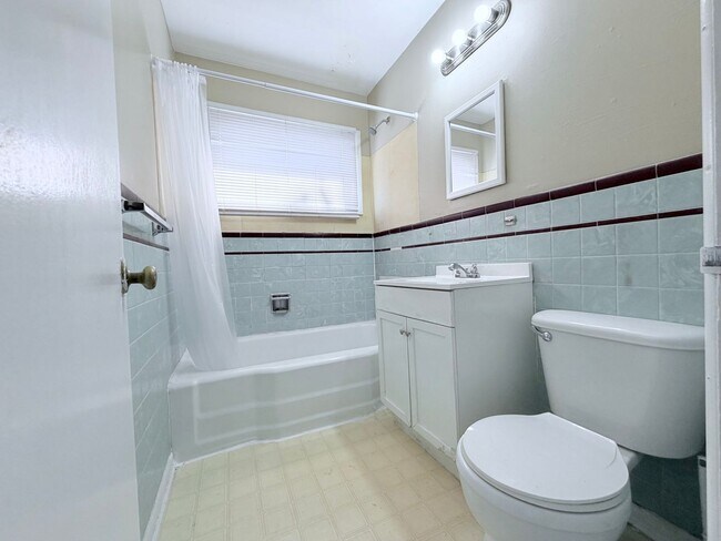 Building Photo - Affordable South Wichita Duplex