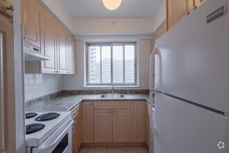 Building Photo - 3555 Chem. de la Côte-des-Neiges
